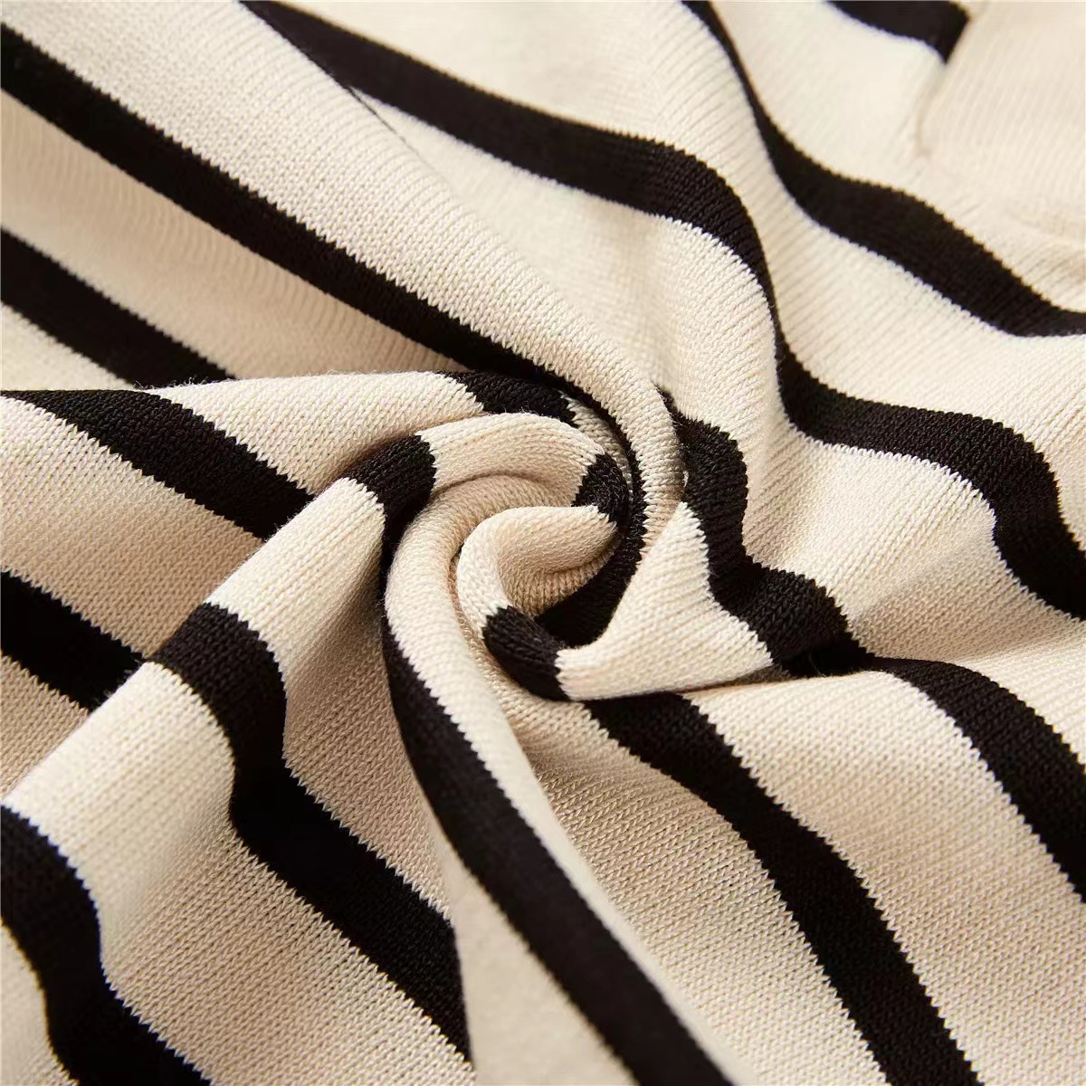 OEM Factory Custom Sommer Designer gestreifte Damen Strickwaren Strickshirt Tops Pullover Cardigan für Damen