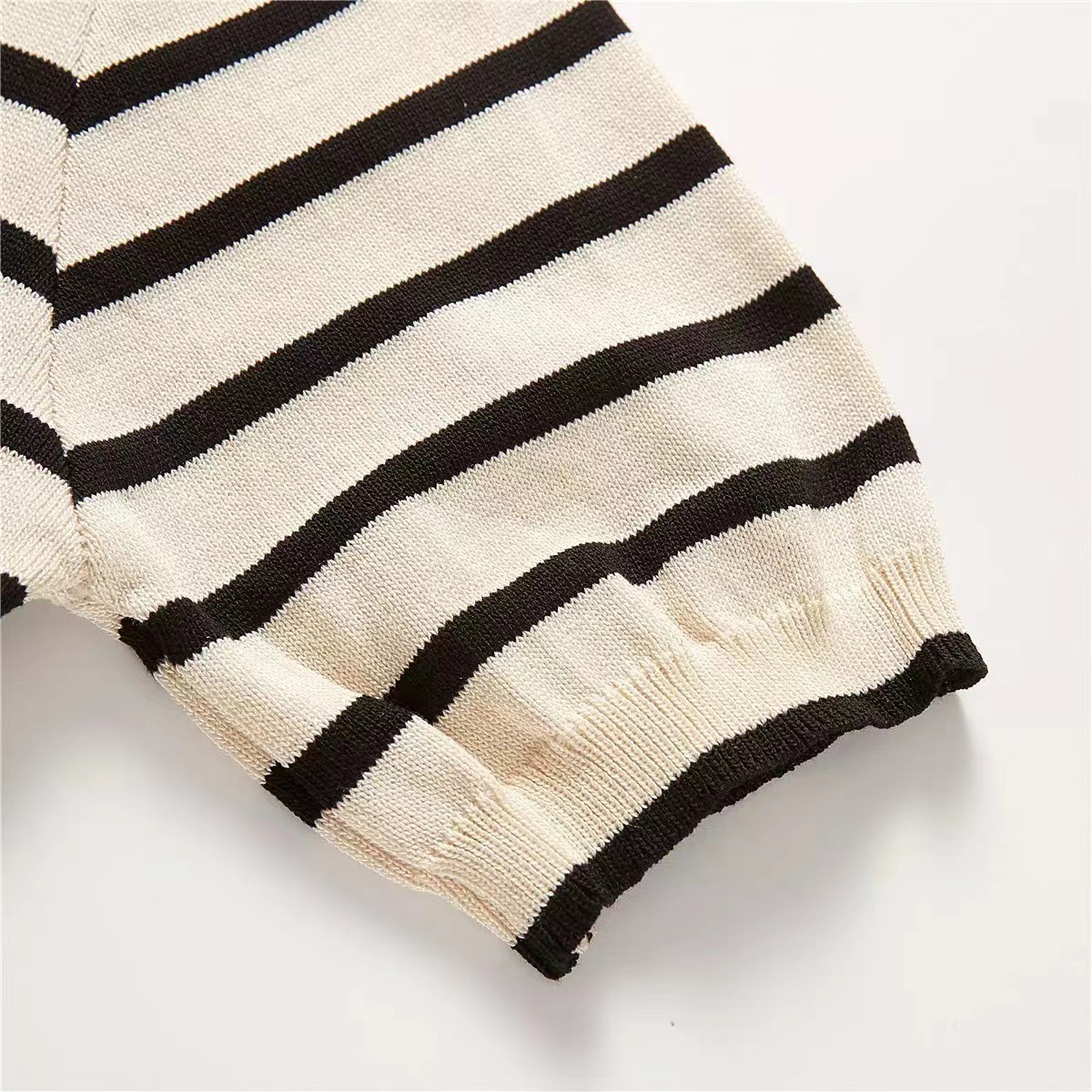 OEM Factory Custom Sommer Designer gestreifte Damen Strickwaren Strickshirt Tops Pullover Cardigan für Damen