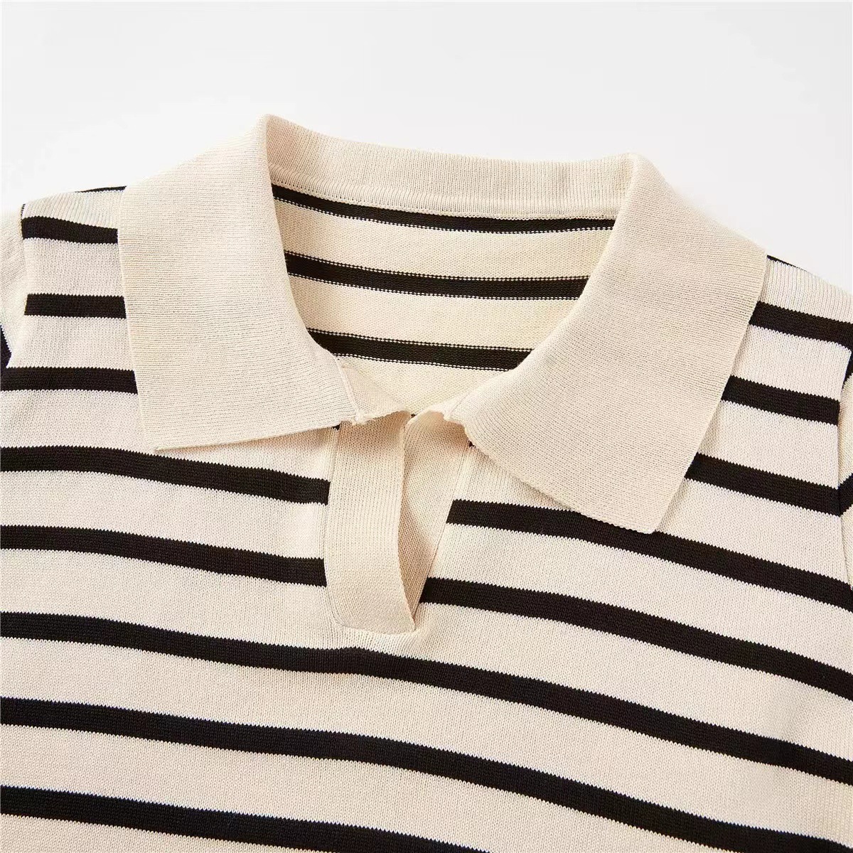 OEM Factory Custom Sommer Designer gestreifte Damen Strickwaren Strickshirt Tops Pullover Cardigan für Damen