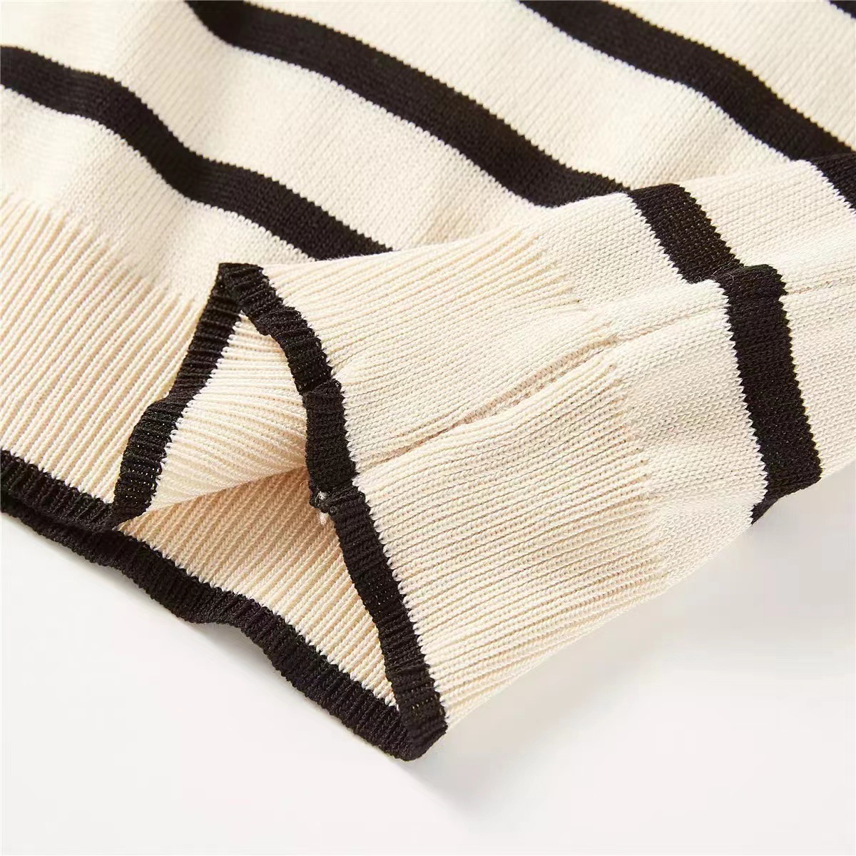 OEM Factory Custom Sommer Designer gestreifte Damen Strickwaren Strickshirt Tops Pullover Cardigan für Damen