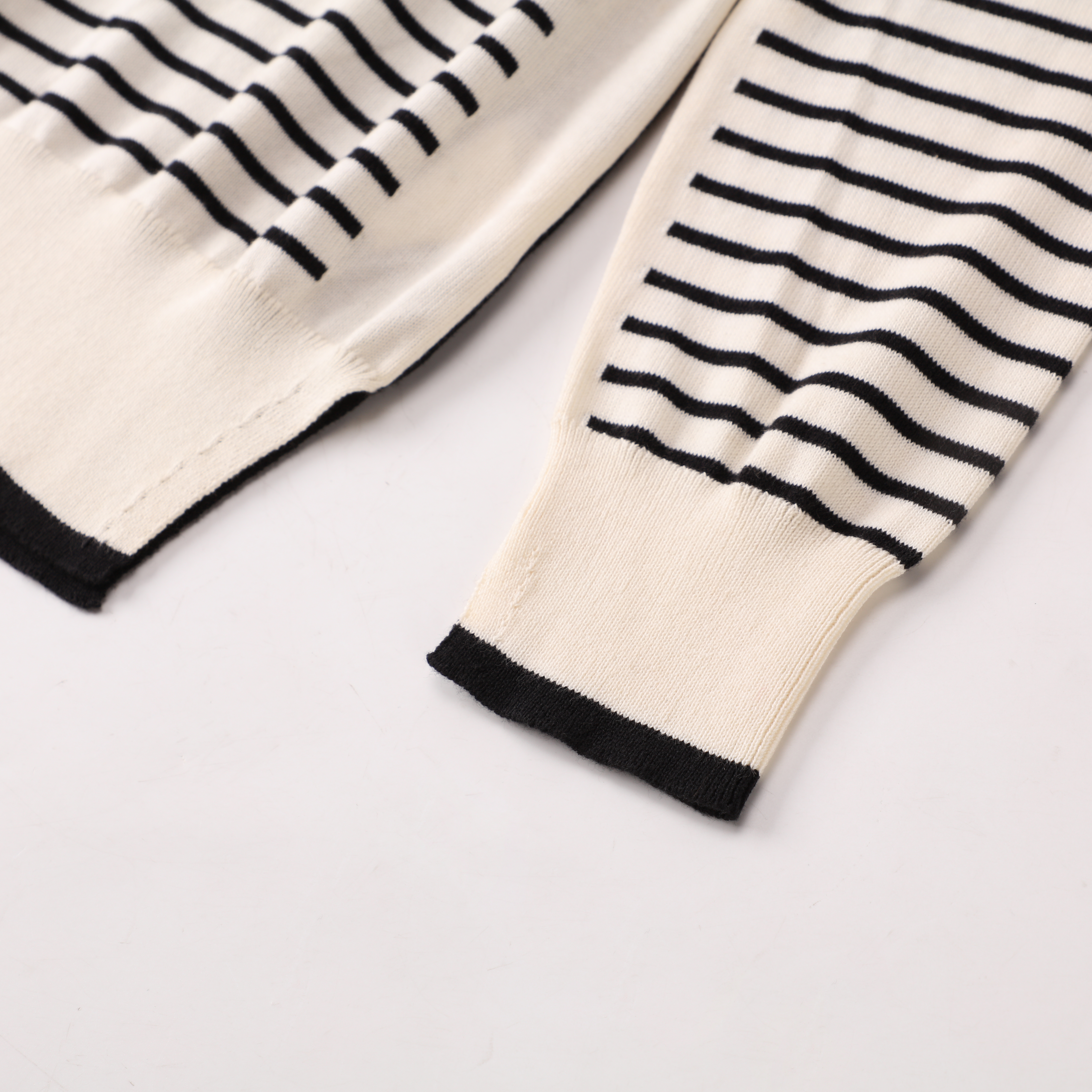 Herbst Winter OEM Custom Fashion Gestreifter Langarm Damen Pullover Strickpullover