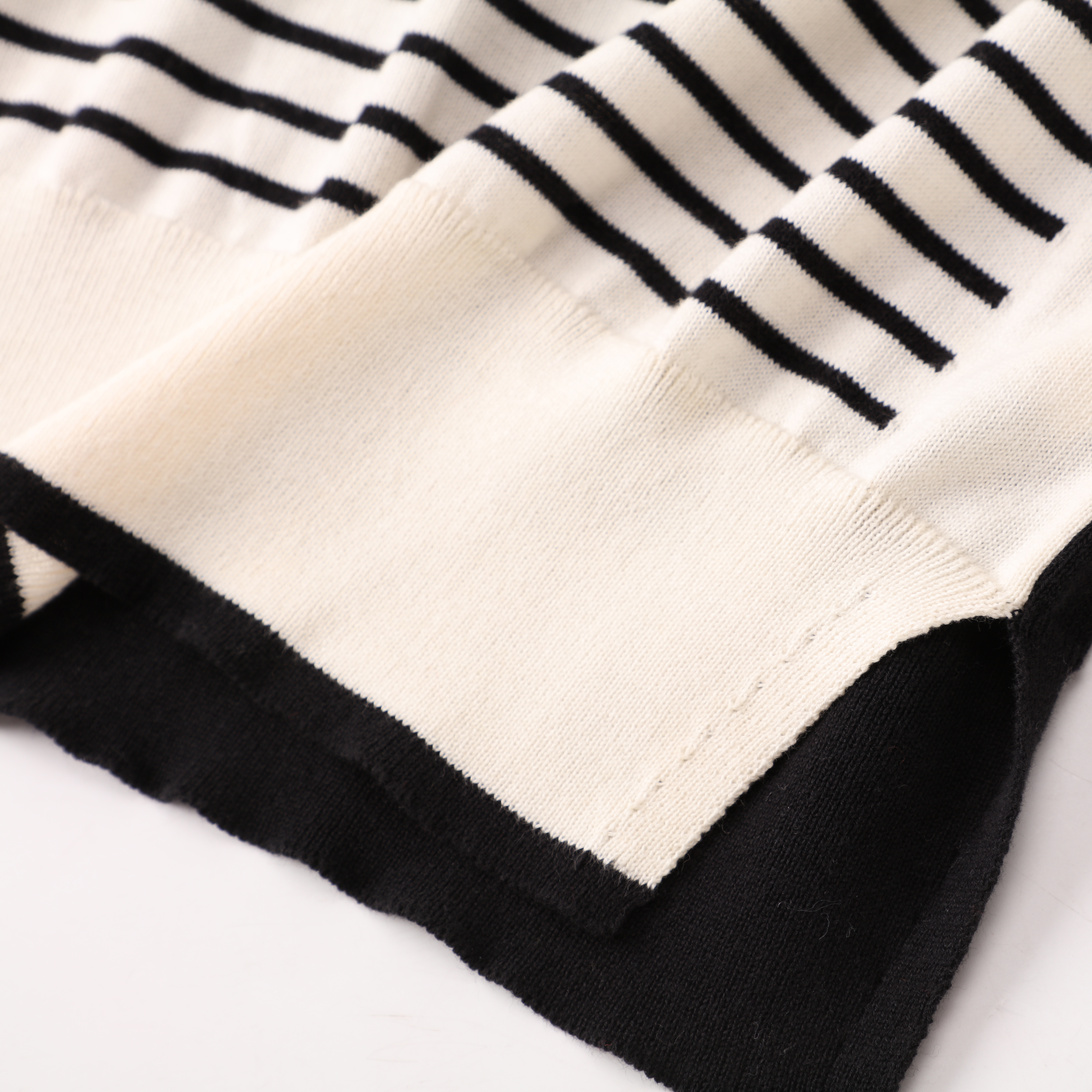 Herbst Winter OEM Custom Fashion Gestreifter Langarm Damen Pullover Strickpullover