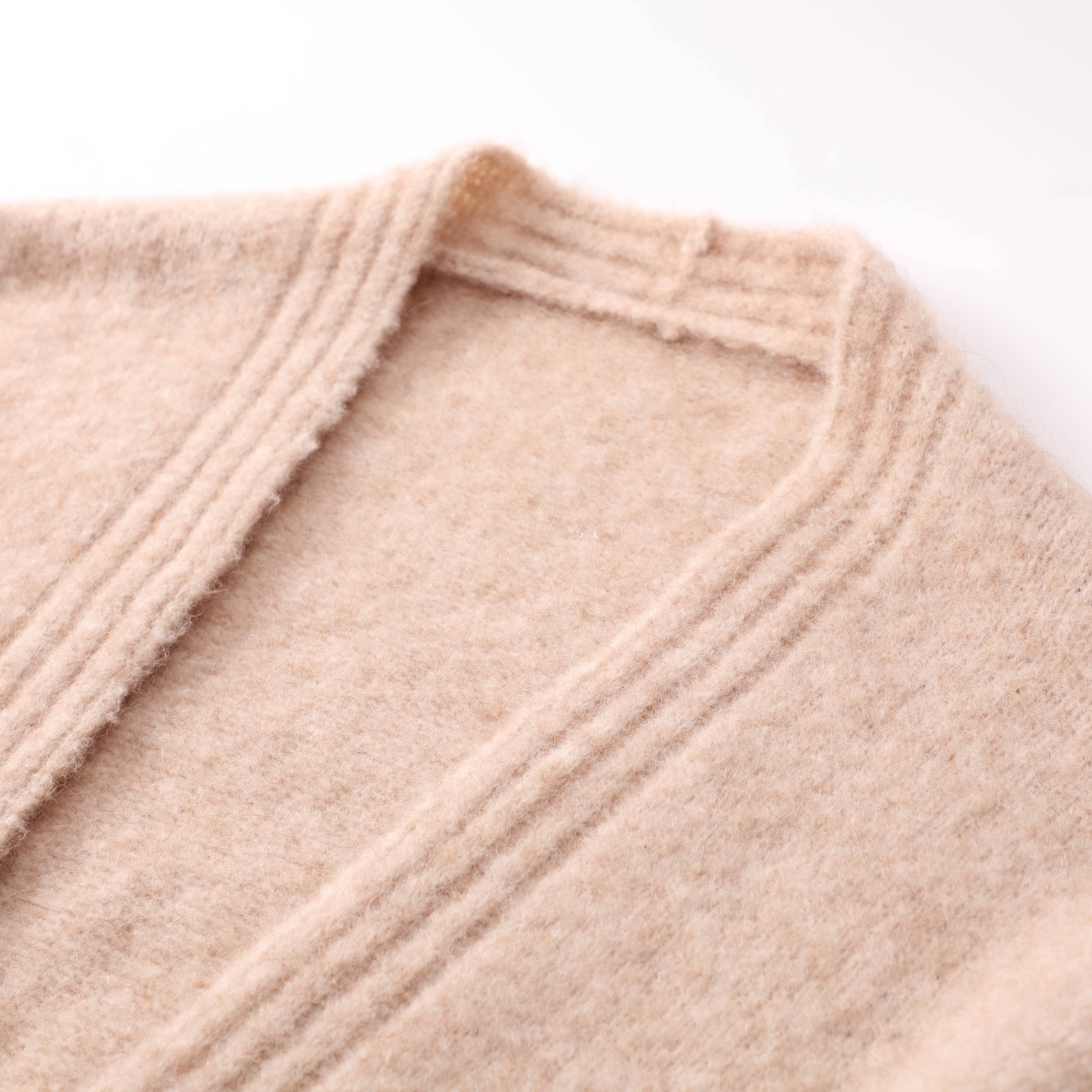 OEM Custom Beige Langarm Wolle Damen Häkeltop Strickpullover Strickjacke mit Tasche