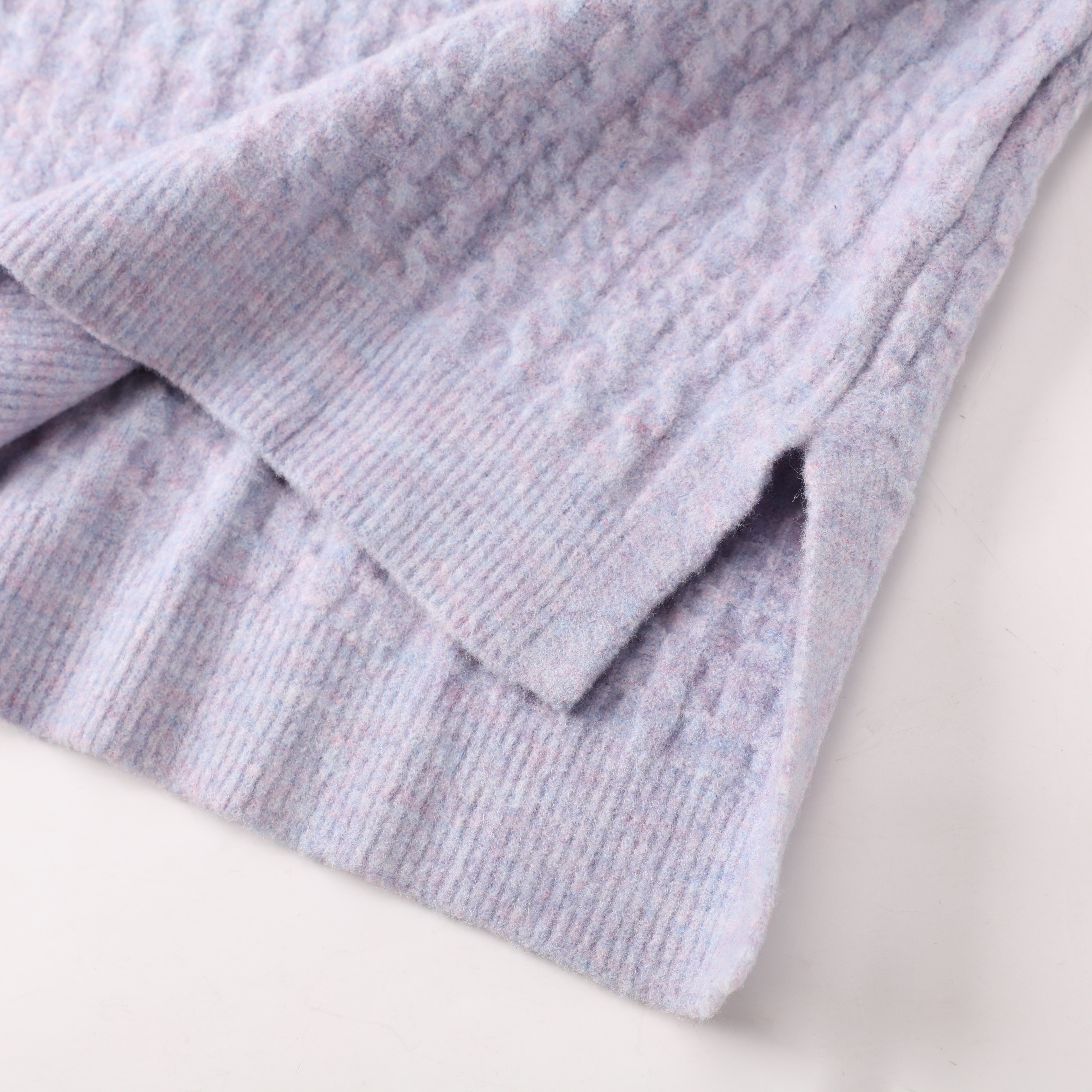 Herbst-Winter-OEM-kundenspezifischer hellpurpurner langärmliger warmer Damen-Pullover-Strickpullover